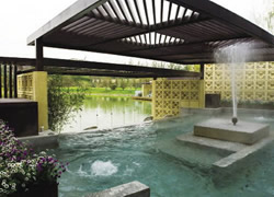Chunhuiyuan Lake-view Hot Spring Pool
