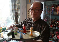 Half Day Rickshaw around Yandaixiejie Hutong & Local Folk Artisan House Visit
