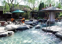 1 Day Jiuhua Hot Spring and Badaling Great Wall Hiking Tour 