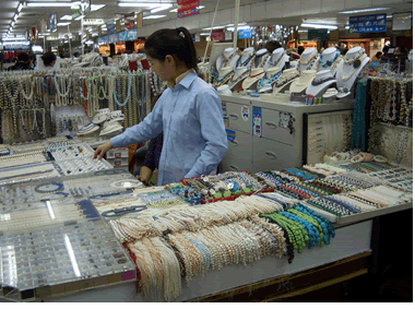 Pearl & beads in Hongqiao Market 