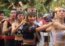 Jinghong Dancing People