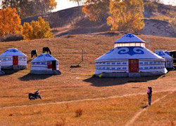 3 Days Beijing Chengde Round Tour with Mulan Weichang Grassland