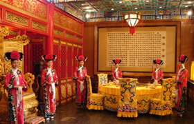 Dining at Suzhou Street