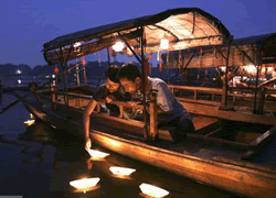 Romantic Houhai Boating 