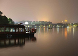 Romantic night at West Lake 
