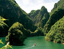 Longqing Gorge - Lesser Li River in Guilin