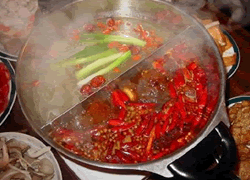 The hot hot pot is a favorite choice for your winter dinner